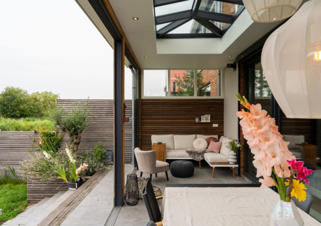 Geïsoleerde veranda aan huis