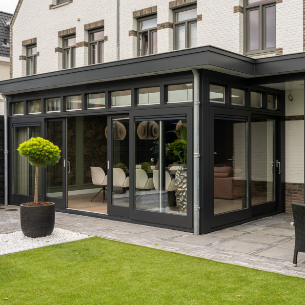 Luxe serre aanbouw van De VerandaSpecialist