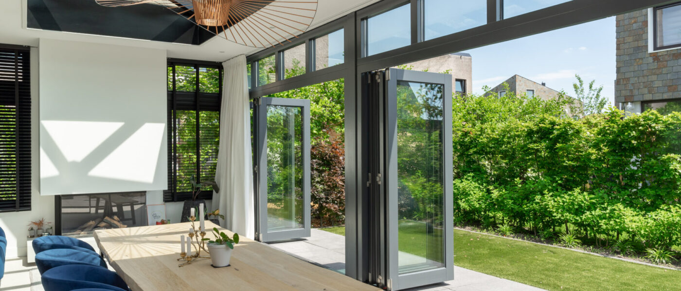 Serre met harmonicadeuren