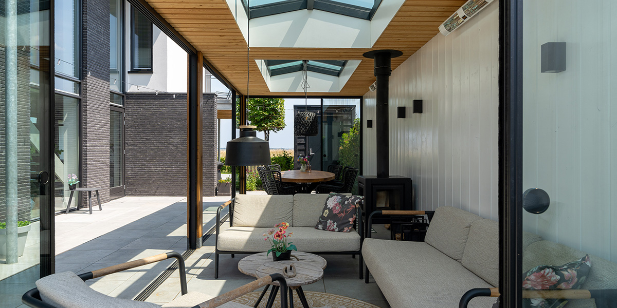 Industriële tuinkamer met lichtstraten Zeewolde