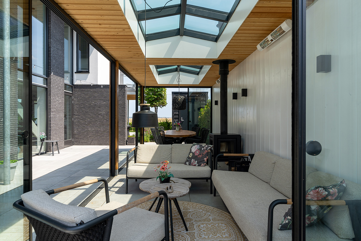 Industriële tuinkamer met lichtstraten Zeewolde