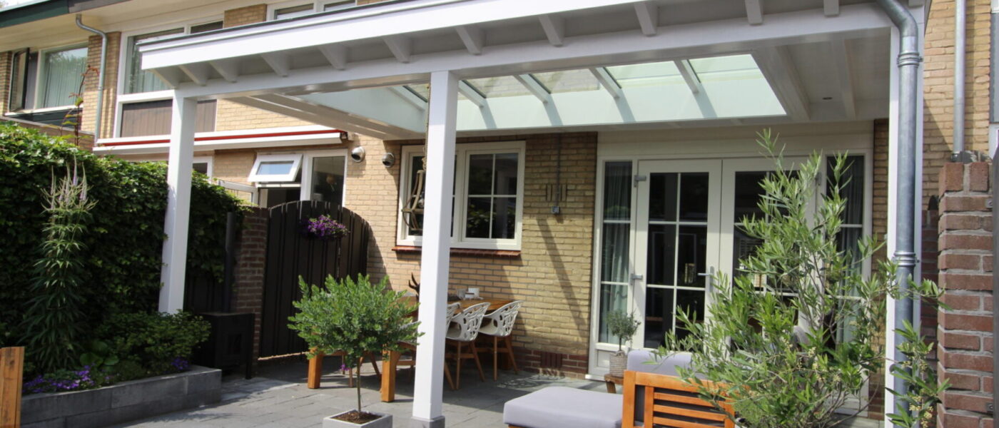 Luxe veranda met lichtstraat te Ede