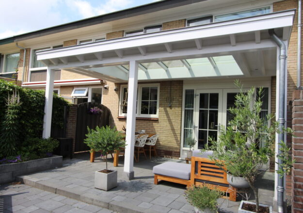 Luxe veranda met lichtstraat te Ede