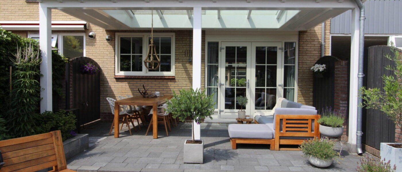 Klassieke veranda met lichtstraat te Ede