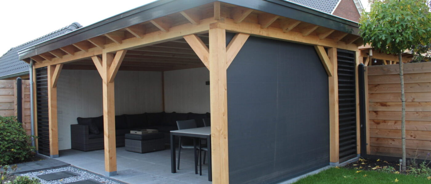 Luxe terrasoverkapping met elektrische schermen