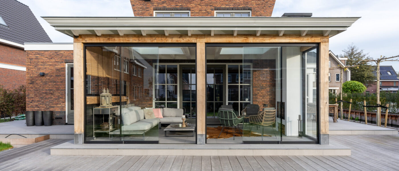 Tuinkamer antraciet en hout